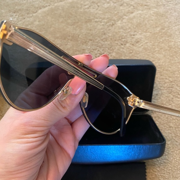 Versace sunglasses - Picture 4 of 5